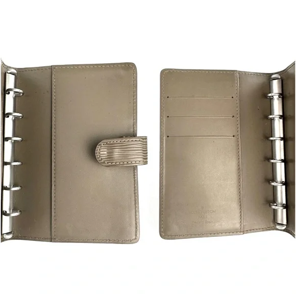 🌎 Louis Vuitton Passpoet Agenda Wallet - Picture 9 of 13